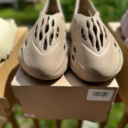 Adidas Stone Taupe Yeezy Foam RNR 