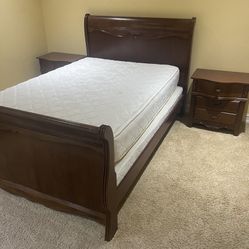 Beautiful Queen Bed Set Everything Included 