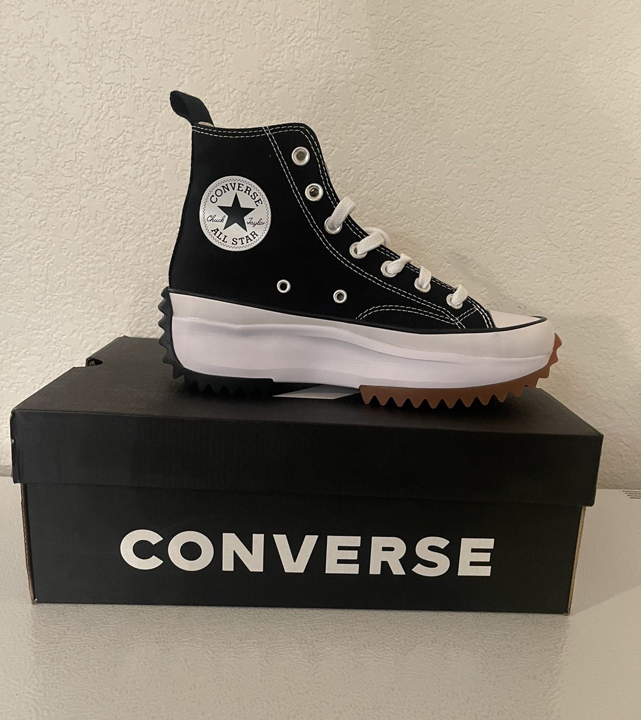 CONVERSE———New In Box