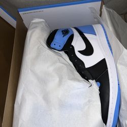 Size 11.5 - Air Jordan 1 Retro High OG UNC Toe DZ5485-400 
