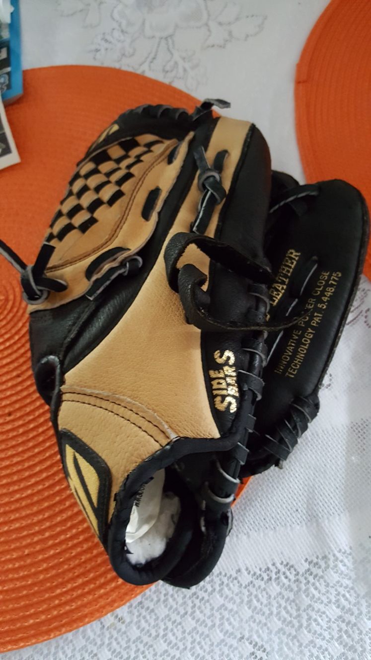 Mizuno kid baseball glove 10 "
