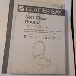 Glacier Bay Soft Close Round Toilet Seat 
