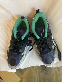 Reebok Classic Kids Size 7 Sneakers
