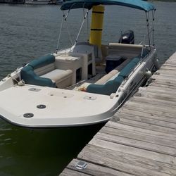 Fun Sport 215 Brand New Engine Suzuki 140 Outboard