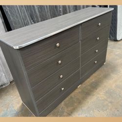 8 drawers dresser / Eight drawers dresser