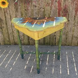 🌻Sunflower End/ Side/ Entrance Table 🌻