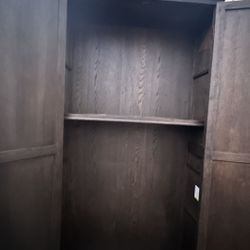 (RH) French Double-Door Cabinet