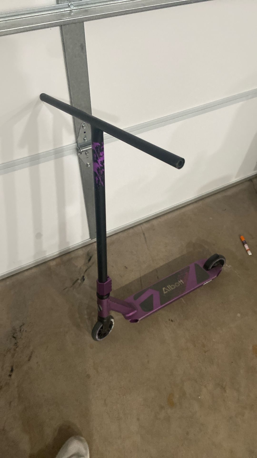 Albott Scooter With No Grips