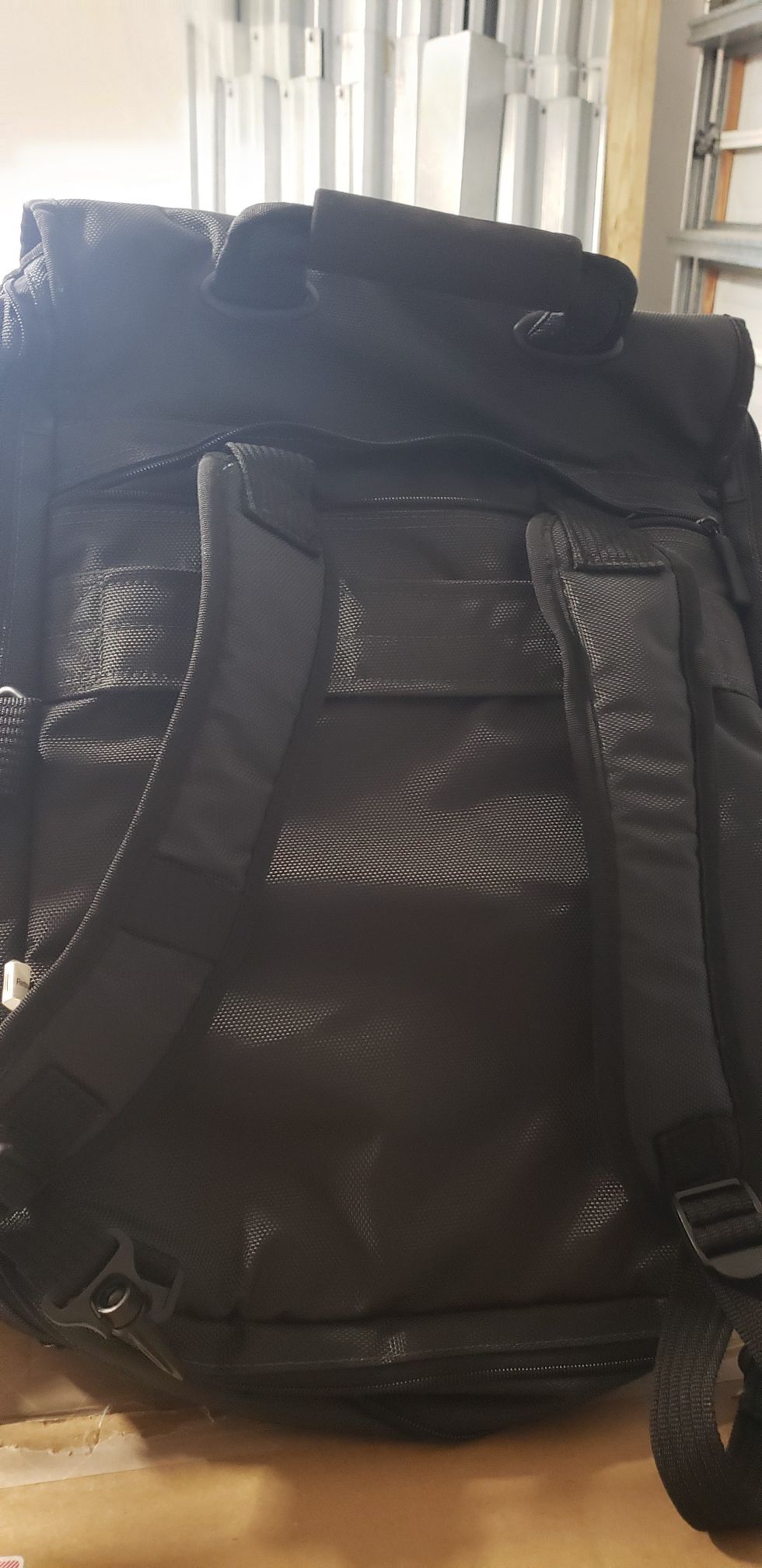 Laptop backpack carrier