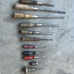 Vintage Wooden Handle Screwdrivers
