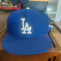 New Dodgers fitted hat.  Size 8