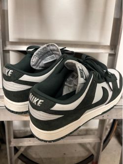Nike (Women’s) Dunk Low (Vintage Green)