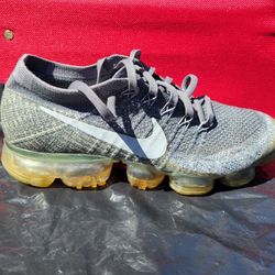 Nike Air Vapormax Size 8