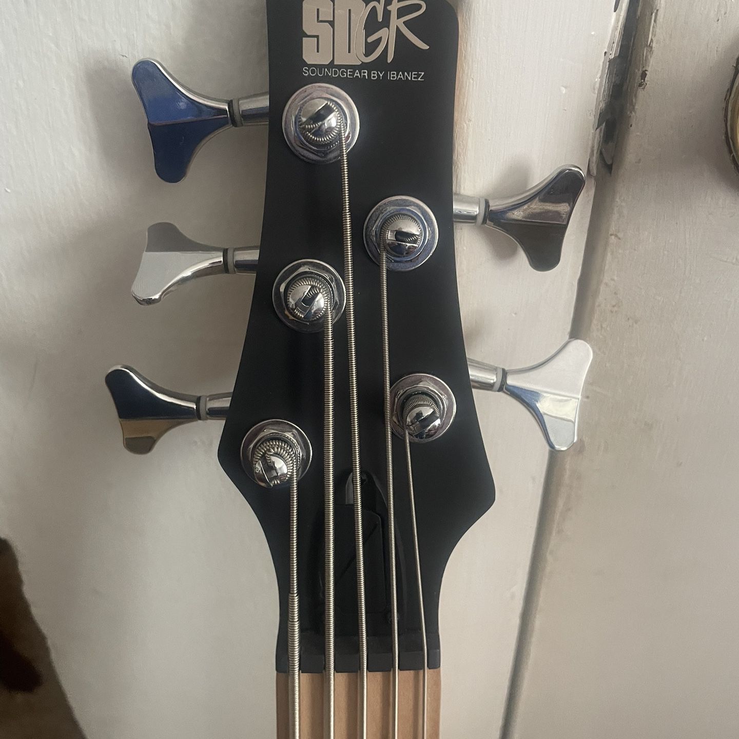 Ibanez SRMD205 ,5 STRING Medium-Scale Bass