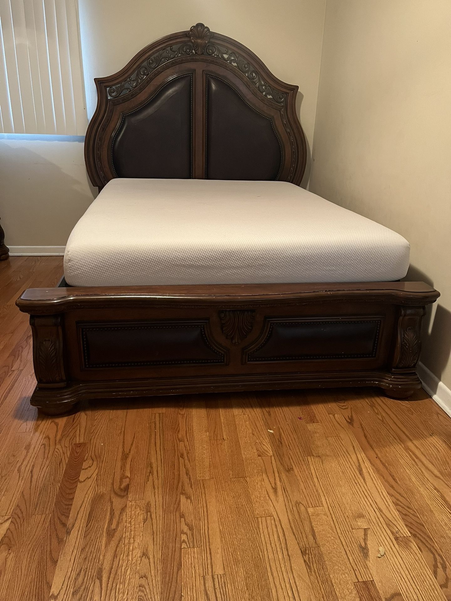 Bed And Dresser With Mirror