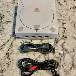 Sega Dreamcast With Video And Power Cord **not Reading Disc**