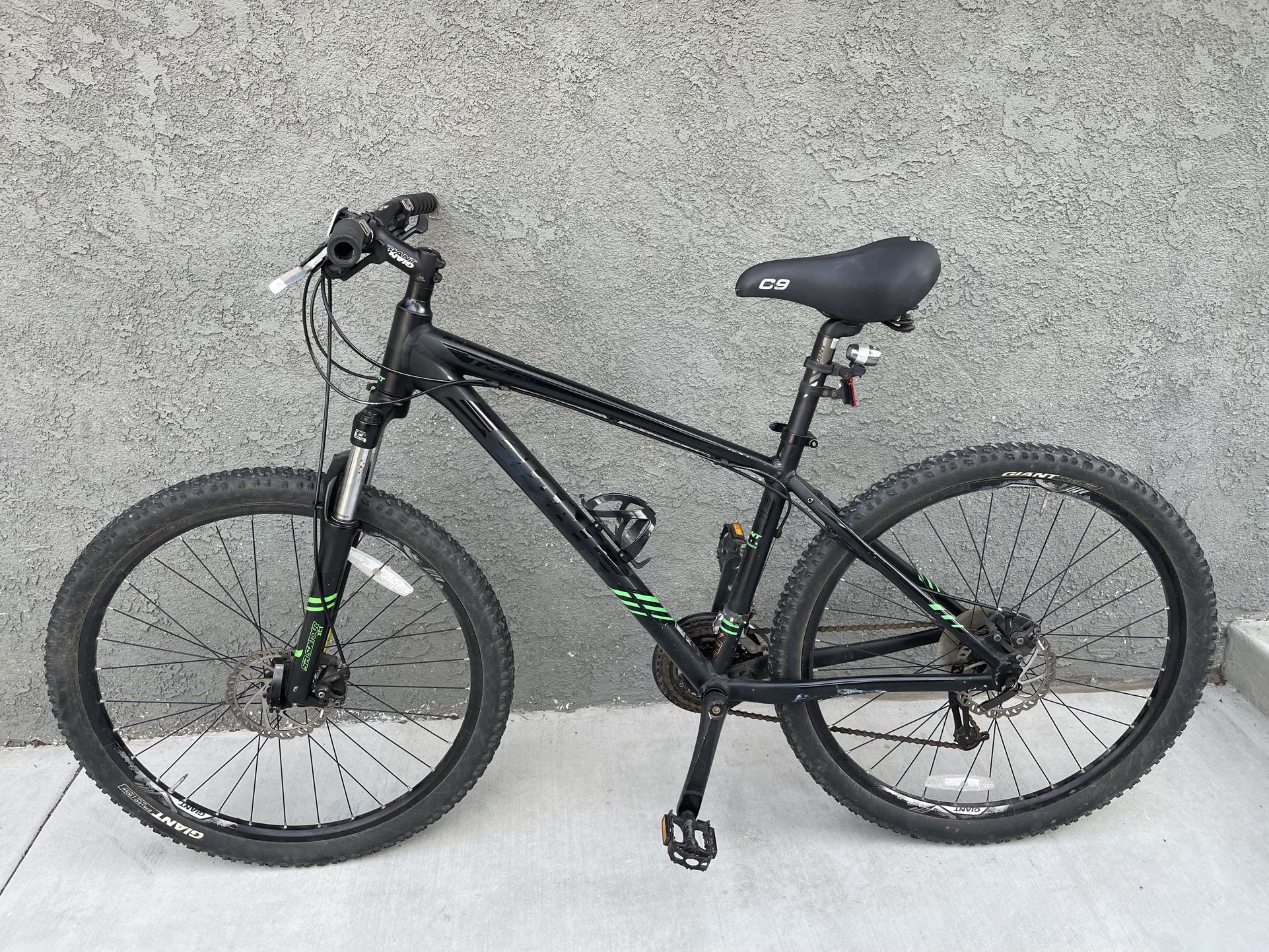 Giant Talon 5 Medium Frame Mountain Bike