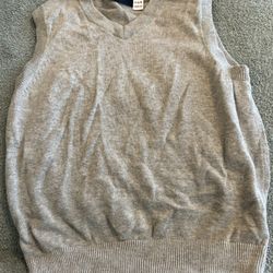 The Children Place Boys Gray Sweater Vest . Size 5/6