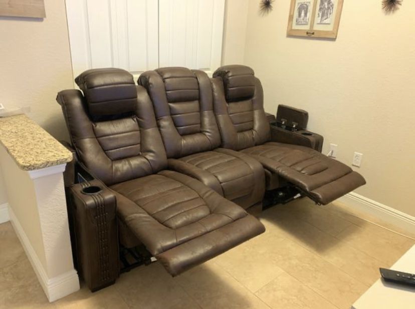 Dual Reclining Sofa Great Condition