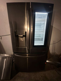 LG French Door Fridge w/ InstaView + Ice/Water – Black Stainless