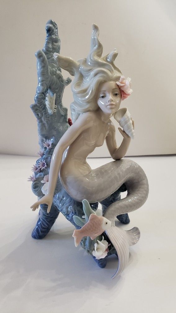 Lladro " Ocean Beauty " Figurine