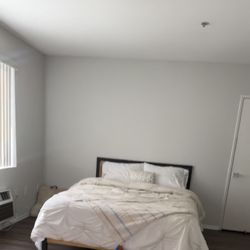 Queen Bed Frame With Mattress 