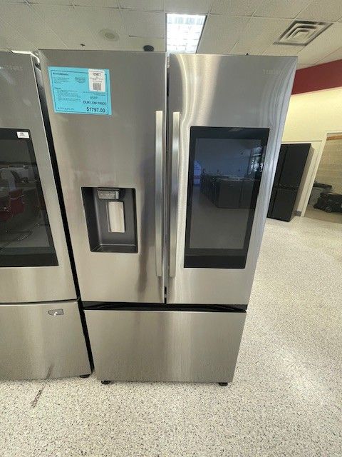 Samsung Mega Capacity Refrigerator Family Hub Counter Depth