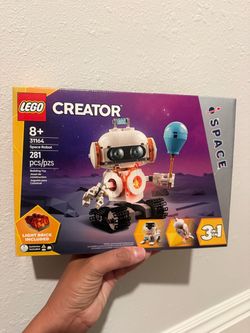 Lego Creator 3 in 1 Space Robot. New in Box
