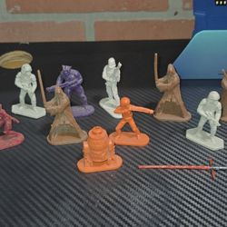 Lots Of Star Wars Action Figures