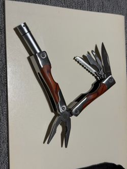 Small pocket size multi-tool