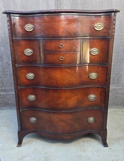 ANTIQUE DRESSER.  MEASUREMENTS IN THE PICTURES.  