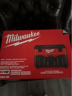 Milwaukee dry and wet vacuum