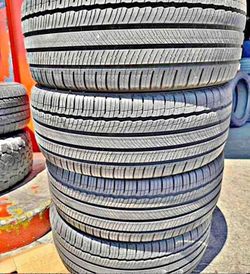 235)/45/18 Michelin 📍📍 Vendo un set de llantas con 80% de vida las 4 📍🌟