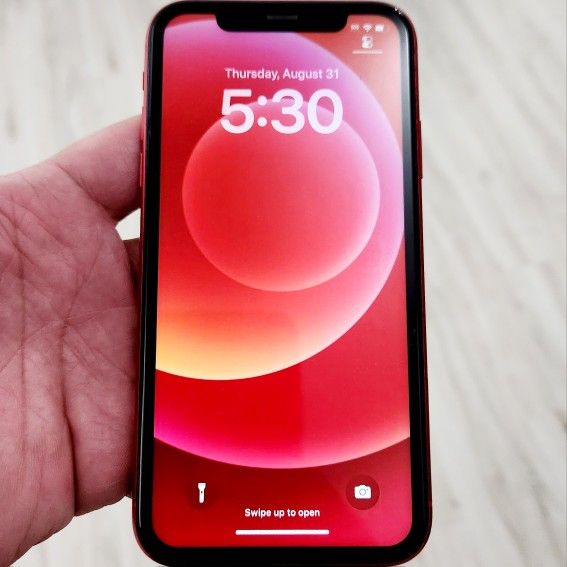 64GB Unlocked iPhone XR Excellent Condition Att T-Mobile Verizon Metro Cricket and World Use