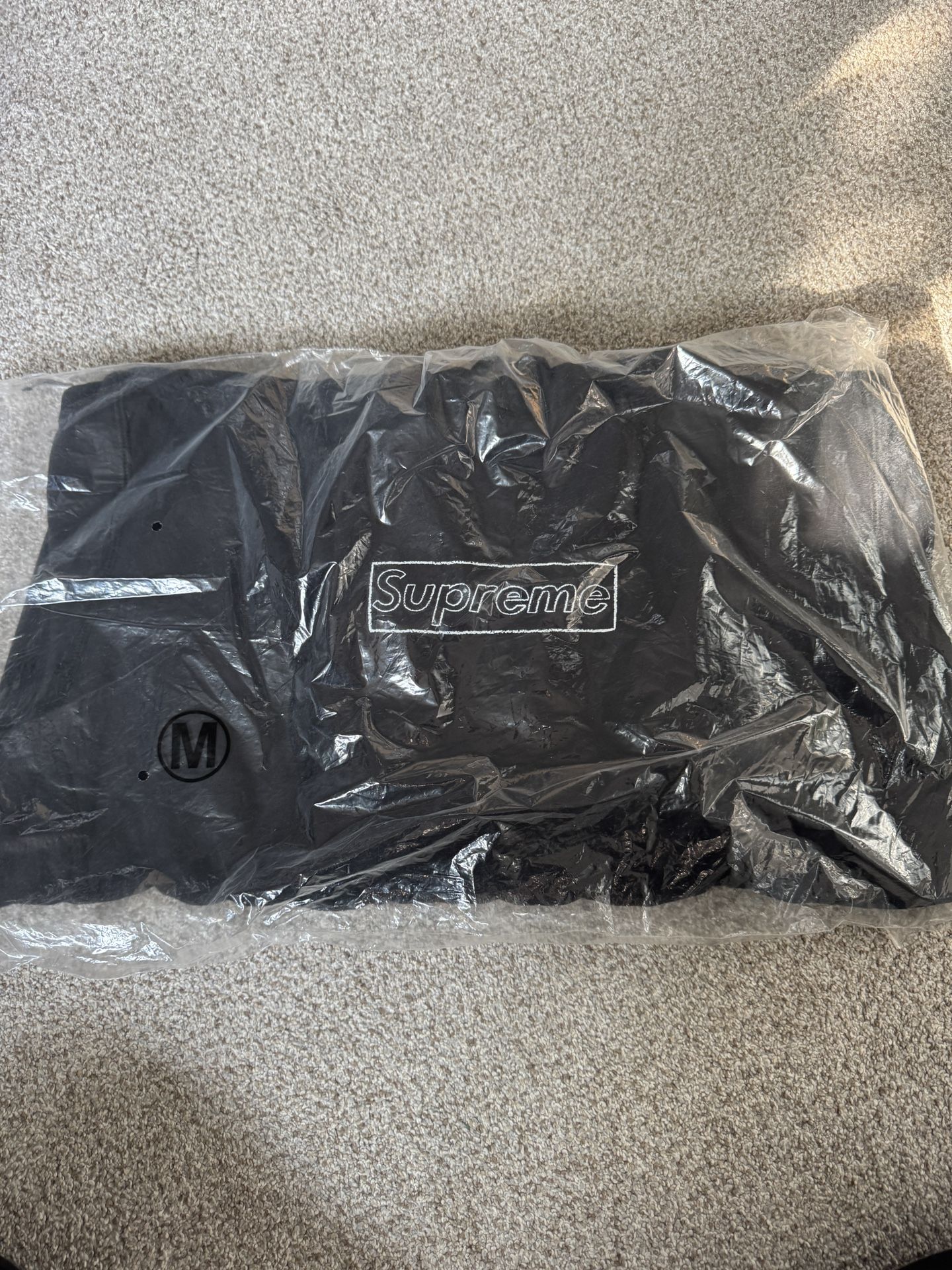 Supreme Kaws Box Chalk Logo Hoodie Sweatshirt SS21 black mediumJordan Nike Cactus Jack Travis