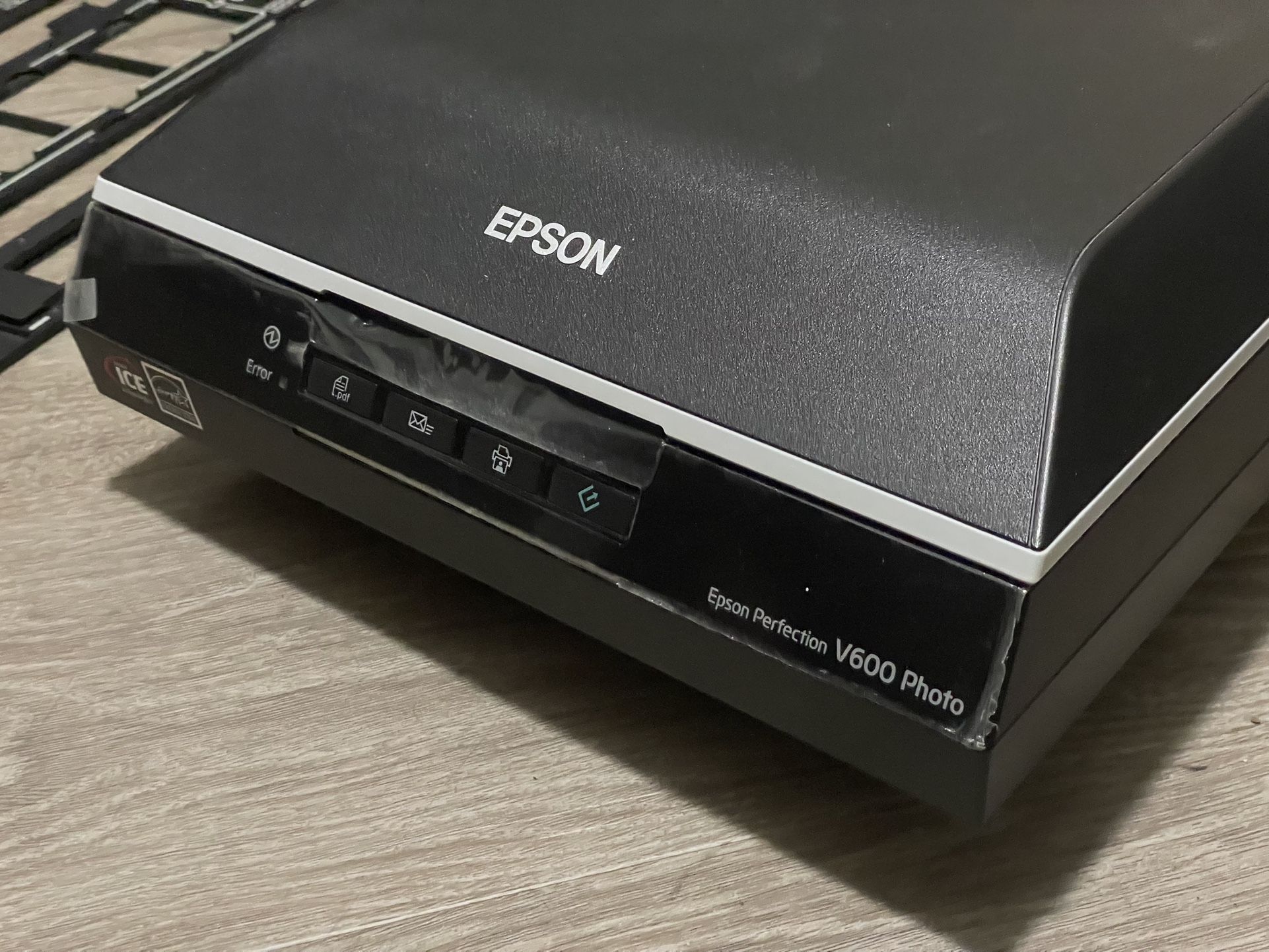 Epson Perfection V600 photo and negative scanner with 120, 35, and slide holders