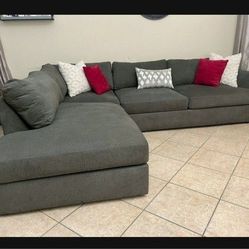 High Quality Sectional Couch From Jerome's 
