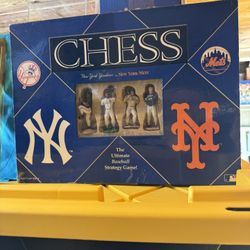 New Unopened  MLB Baseball Chess Set NY YANKEES vs. NY METS