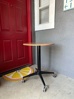 ROUND STANDING DESK ON WHEELS ADJUSTABLE HEIGHT