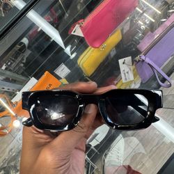 URBAN OUTFITTERS GLASSES 