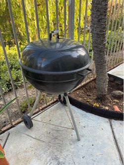 Weber Kettle Charcoal Grill