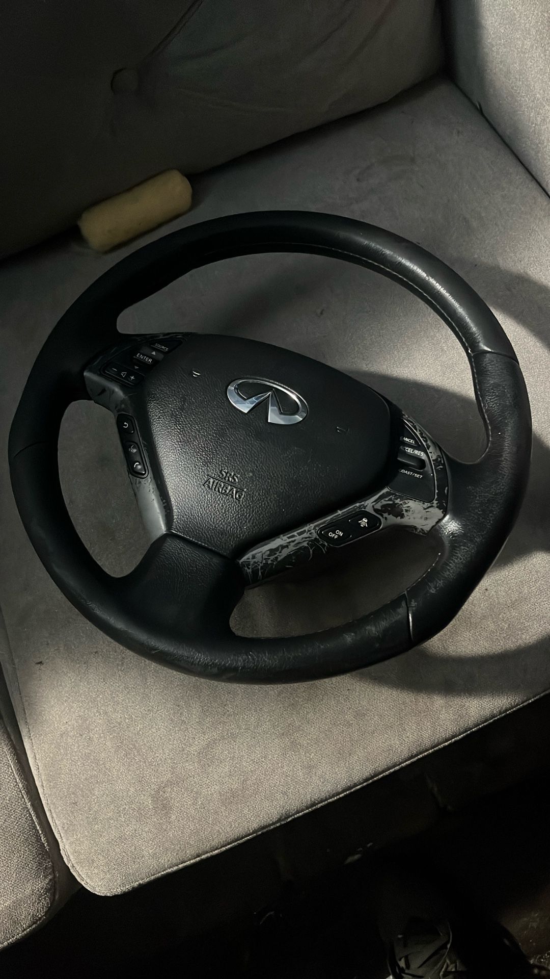 infinity g35/37 steering Wheel
