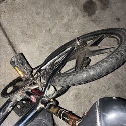 haro bmx bike ( A LITTLE JANKY BUT IS GOOD ON TIRES ) chrome platinum