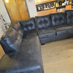 LIKE NEW-Sectional Sofa & Recliner 