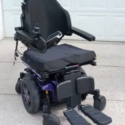 Quantum 6 Edge 3 Mobility Wheelchair