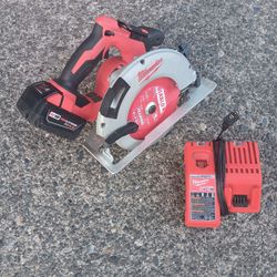 Milwaukee 2631-20 7-1/4in M18 Fuel Brushless Circular Saw. Excellent Condition with 4.0 Battery & Charger. For Pick Up Fremont. No Low Ball/Trades 