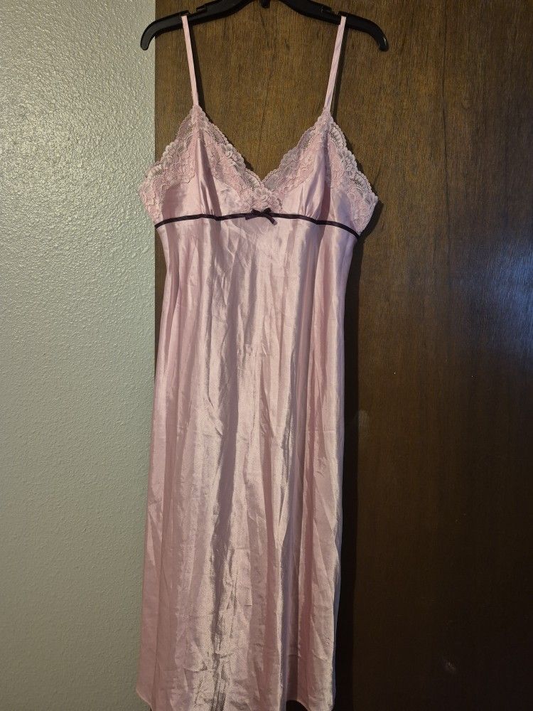 SEXY NIGHTGOWN BY MORGAN TAYLOR NEW SIZE L ORIGINAL PRICE $49.99