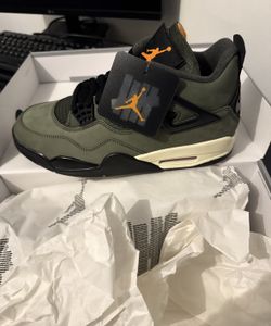Undefeated Jordan 4