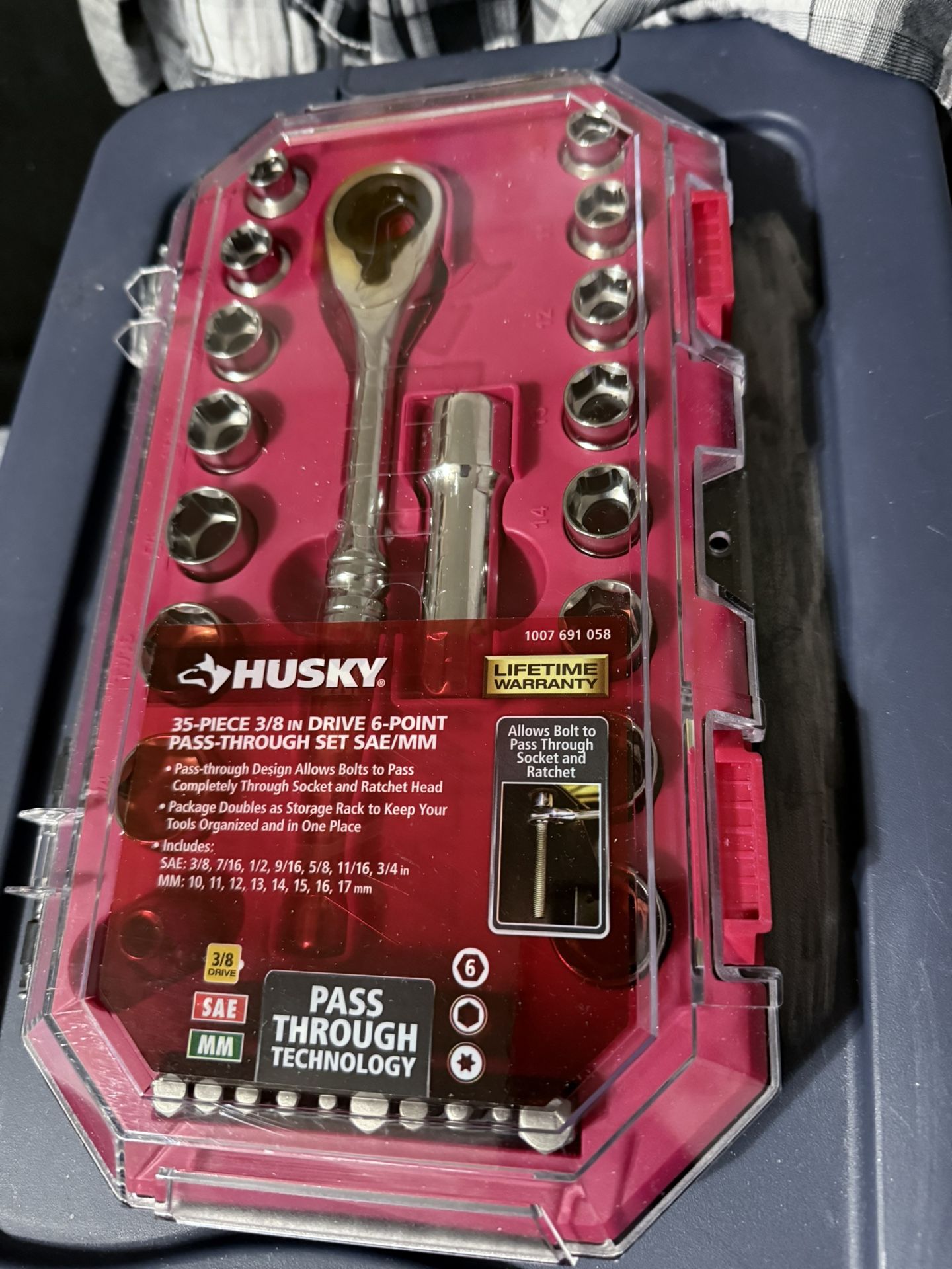 Husky 35pc. 3/8 drive 6point pass-through ratchet set