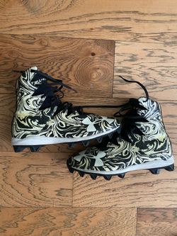 Under Armour Highlight mid football cleats